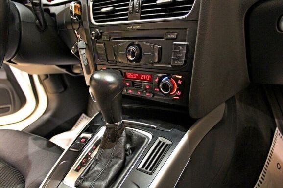 Audi A4, 1.8 л, Вариатор, 2010 фото 9