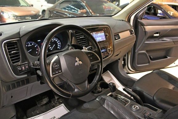 Mitsubishi Outlander, 2.4 л, Вариатор, 2013 фото 7