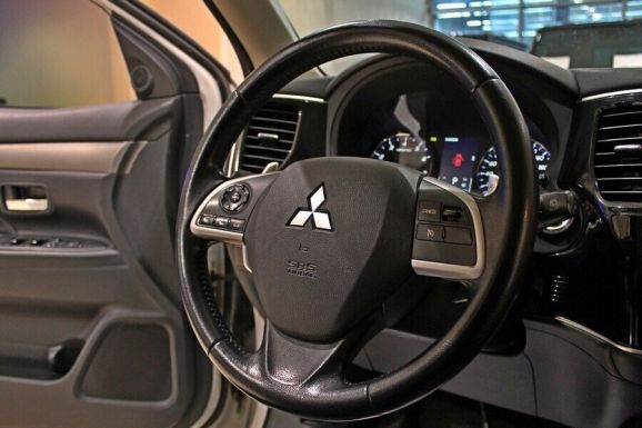 Mitsubishi Outlander, 2.4 л, Вариатор, 2013 фото 2