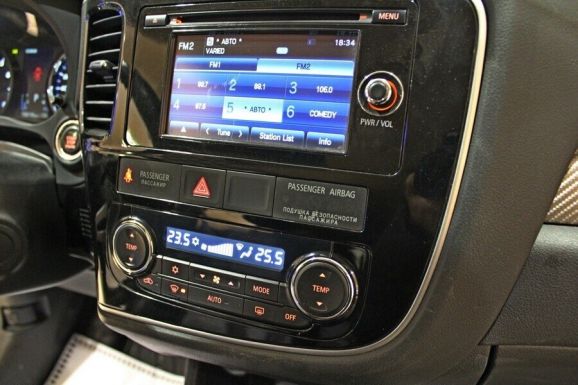 Mitsubishi Outlander, 2.4 л, Вариатор, 2013 фото 1