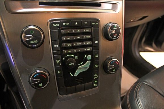 Volvo XC60, 2.4 л, АТ, 2011 фото 2