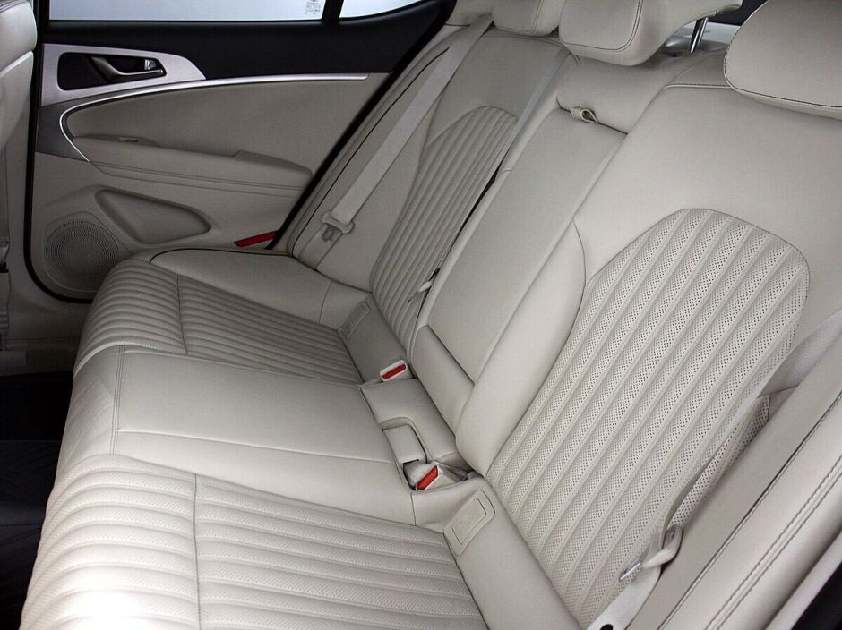 Genesis G70, 2.0 л, АТ, 2018 фото 1