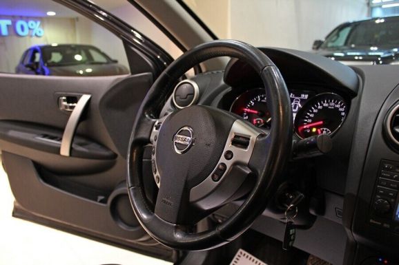Nissan Qashqai, 2.0 л, Вариатор, 2011 фото 2