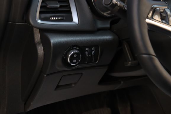 Opel Astra, 1.6 л, АТ, 2012 фото 9