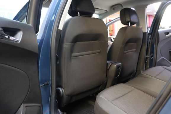 Opel Astra, 1.6 л, АТ, 2012 фото 1