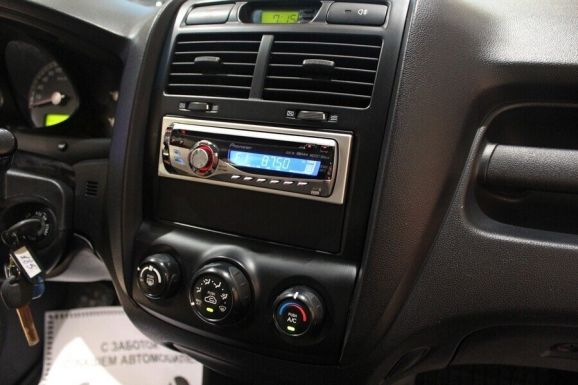 Kia Sportage, 2.0 л, МТ, 2008 фото 2