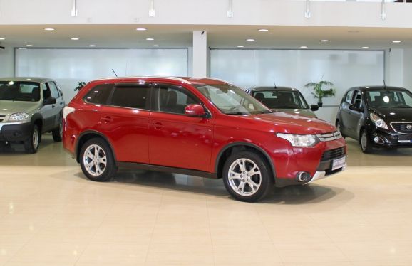 Mitsubishi Outlander, 2.0 л, Вариатор, 2014 фото 5