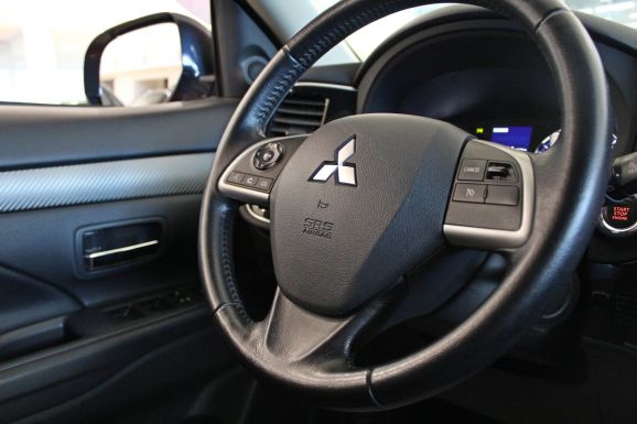 Mitsubishi Outlander, 2.0 л, Вариатор, 2014 фото 10