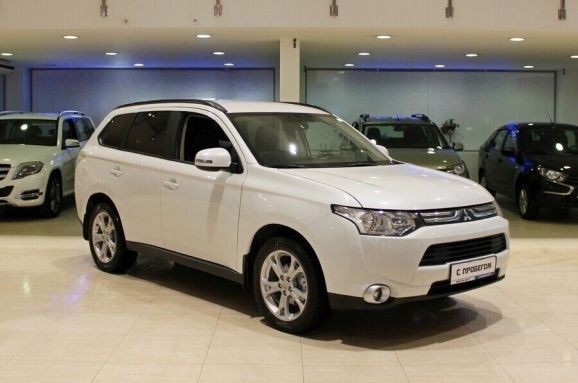 Mitsubishi Outlander, 2.4 л, Вариатор, 2014 фото 5