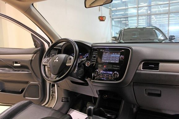 Mitsubishi Outlander, 2.4 л, Вариатор, 2014 фото 7