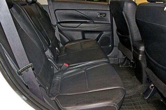 Mitsubishi Outlander, 2.4 л, Вариатор, 2014 фото 8