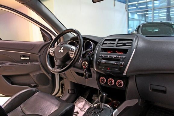 Mitsubishi ASX, 1.8 л, Вариатор, 2011 фото 7