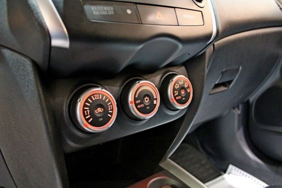 Mitsubishi ASX, 1.8 л, Вариатор, 2011 фото 2