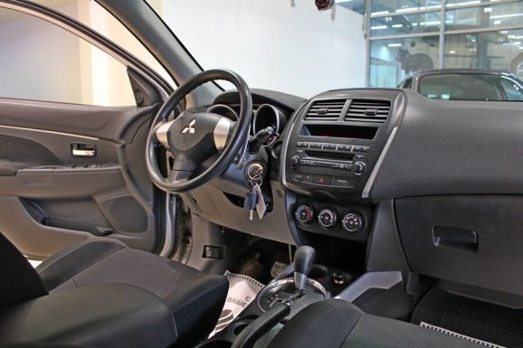 Mitsubishi ASX, 1.8 л, Вариатор, 2013 фото 7