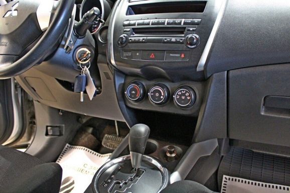 Mitsubishi ASX, 1.8 л, Вариатор, 2013 фото 9