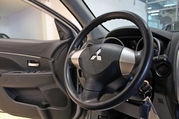 Mitsubishi ASX, 1.8 л, Вариатор, 2013 фото 2