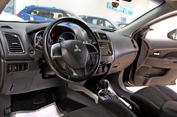 Mitsubishi ASX, 1.8 л, Вариатор, 2012 фото 2