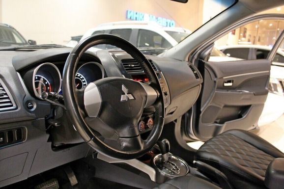 Mitsubishi ASX, 1.8 л, Вариатор, 2012 фото 2