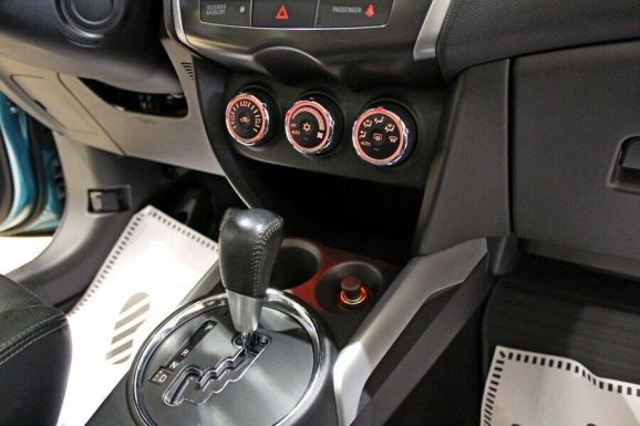 Mitsubishi ASX, 2.0 л, Вариатор, 2013 фото 9