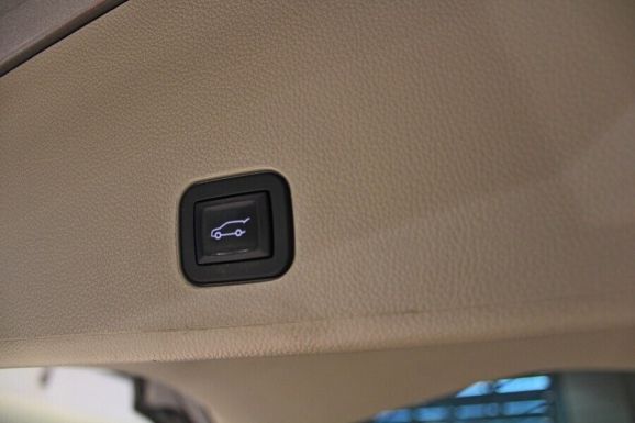 Cadillac SRX, 3.0 л, АТ, 2012 фото 1