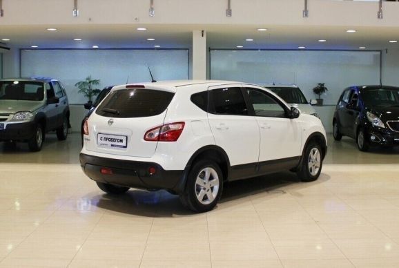 Nissan Qashqai, 2.0 л, Вариатор, 2010 фото 4
