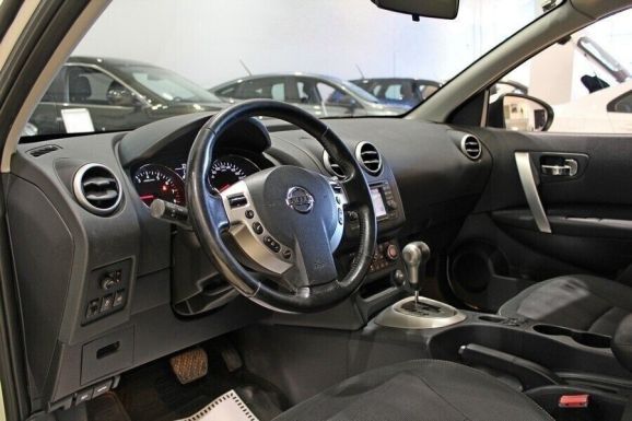 Nissan Qashqai, 2.0 л, Вариатор, 2010 фото 8