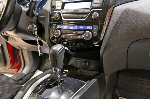 Nissan Qashqai, 2.0 л, Вариатор, 2016 фото 8