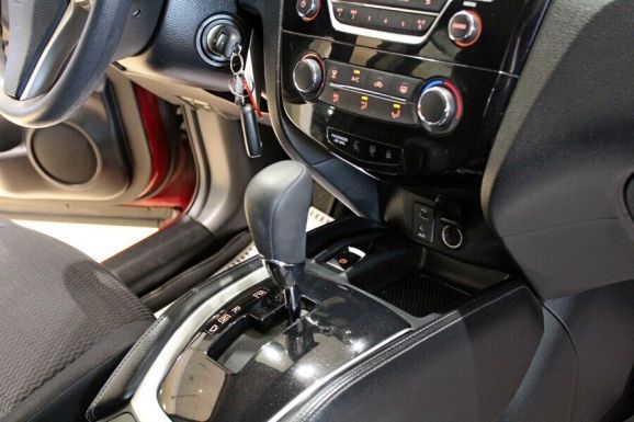 Nissan Qashqai, 2.0 л, Вариатор, 2014 фото 9