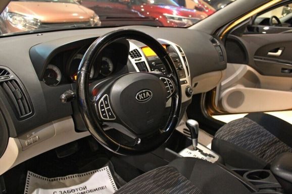 Kia Ceed, 1.6 л, АТ, 2009 фото 1