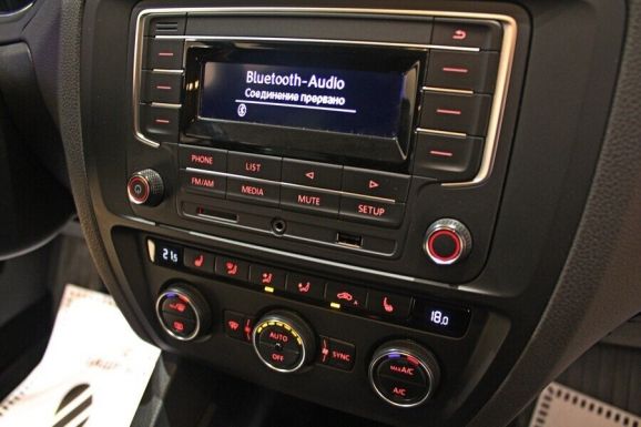 Volkswagen Jetta, 1.4 л, Робот, 2018 фото 9