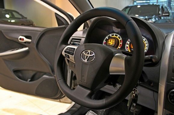 Toyota Corolla, 1.6 л, АТ, 2013 фото 1