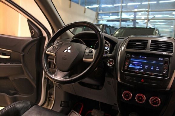 Mitsubishi ASX, 2.0 л, Вариатор, 2013 фото 7