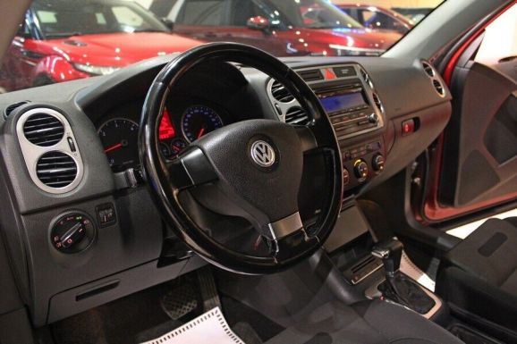 Volkswagen Tiguan, 2.0 л, АТ, 2009 фото 2