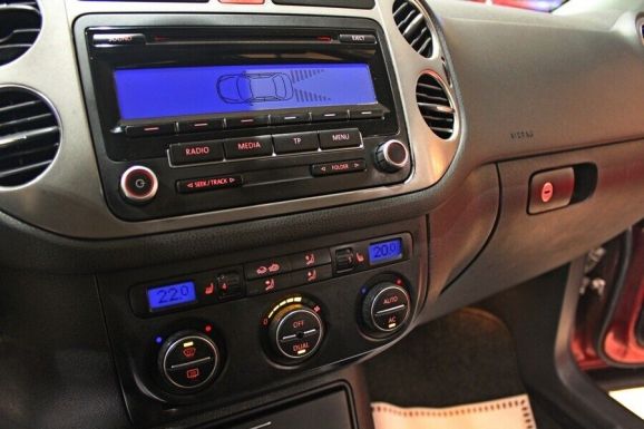 Volkswagen Tiguan, 2.0 л, АТ, 2009 фото 1