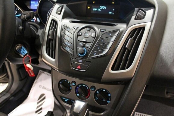 Ford Focus, 1.6 л, Робот, 2014 фото 9