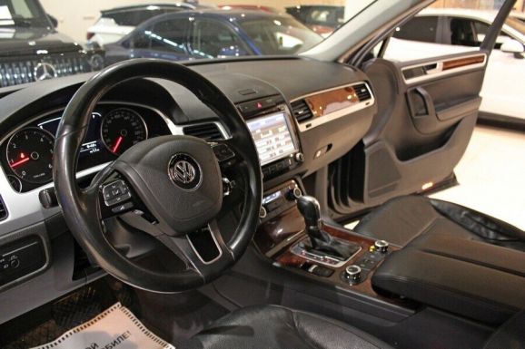 Volkswagen Touareg, 3.0 л, АТ, 2012 фото 8