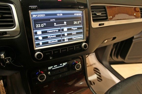 Volkswagen Touareg, 3.0 л, АТ, 2012 фото 9