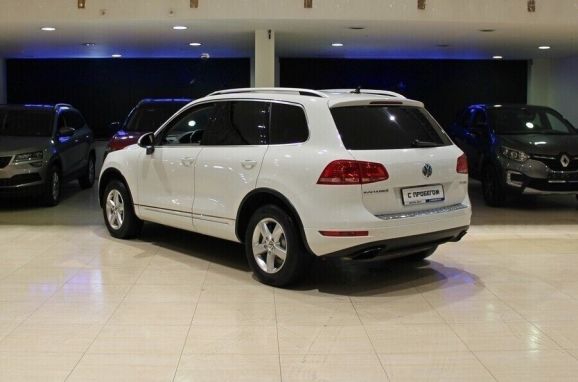 Volkswagen Touareg, 3.0 л, АТ, 2013 фото 6
