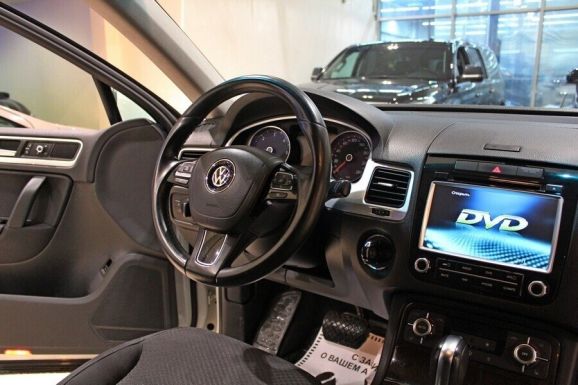 Volkswagen Touareg, 3.0 л, АТ, 2013 фото 7