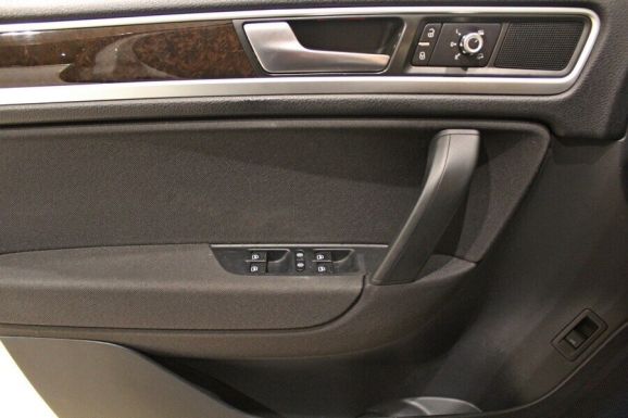 Volkswagen Touareg, 3.0 л, АТ, 2013 фото 8