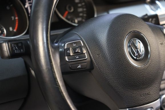 Volkswagen Passat, 1.8 л, Робот, 2013 фото 11