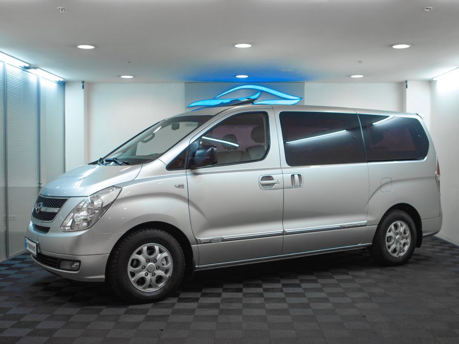 Hyundai Grand Starex, 2.5 л, АТ, 2010 фото 3