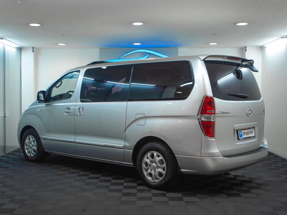 Hyundai Grand Starex, 2.5 л, АТ, 2010 фото 6