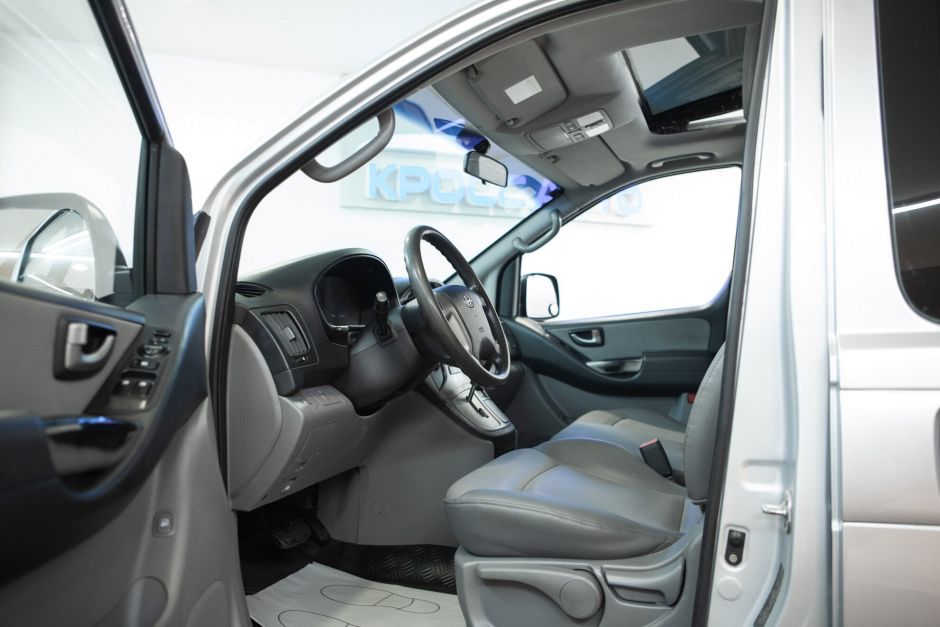 Hyundai Grand Starex, 2.5 л, АТ, 2010 фото 7