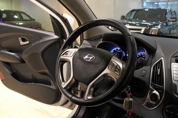 Hyundai ix35, 2.0 л, АТ, 2013 фото 9