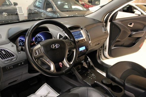 Hyundai ix35, 2.0 л, АТ, 2013 фото 10