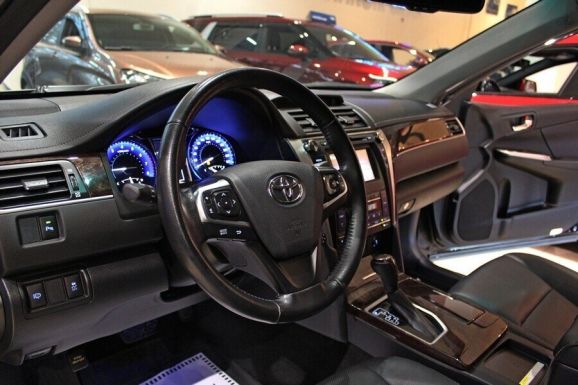 Toyota Camry, 2.5 л, АТ, 2017 фото 2