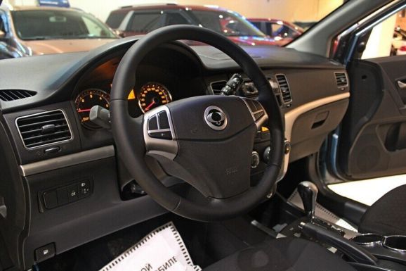 SsangYong Actyon, 2.0 л, АТ, 2011 фото 2