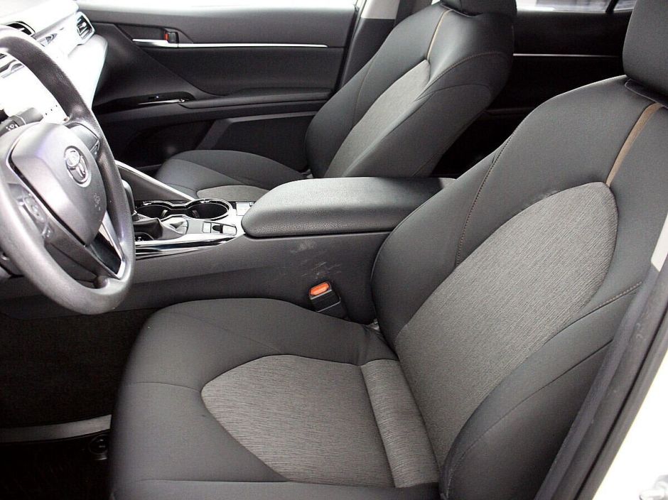 Toyota Camry, 2.0 л, АТ, 2019 фото 2