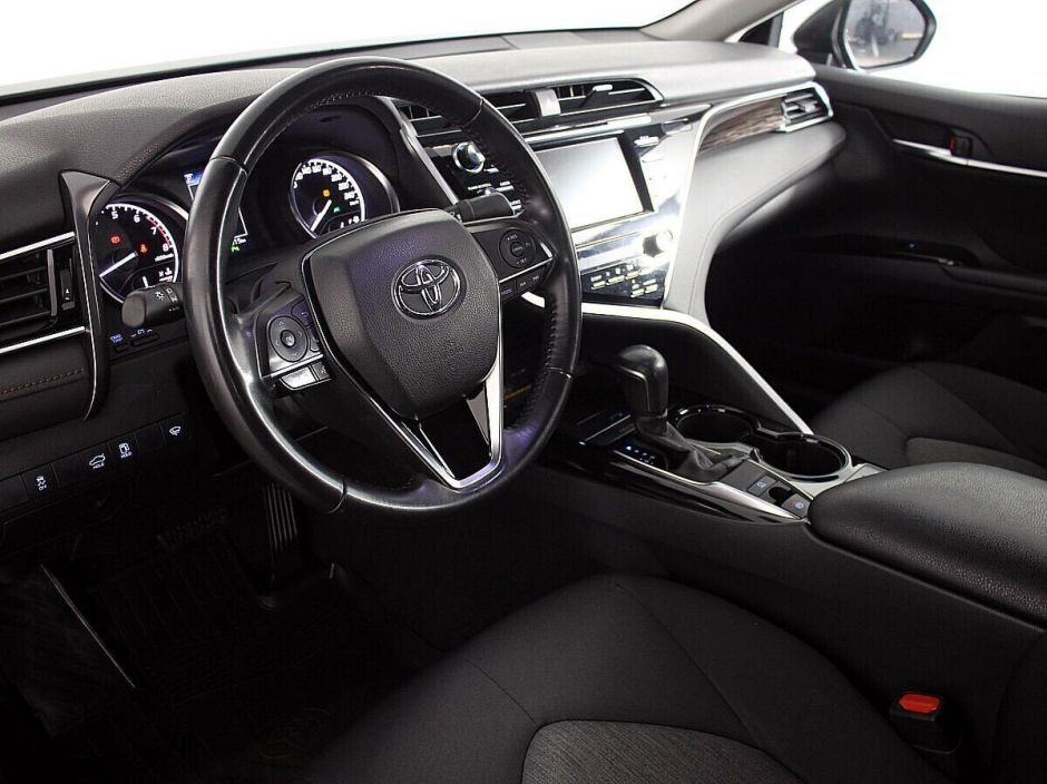 Toyota Camry, 2.5 л, АТ, 2019 фото 6